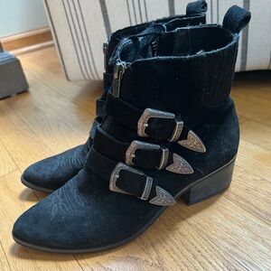 Black suede western buckled boot 7.5
